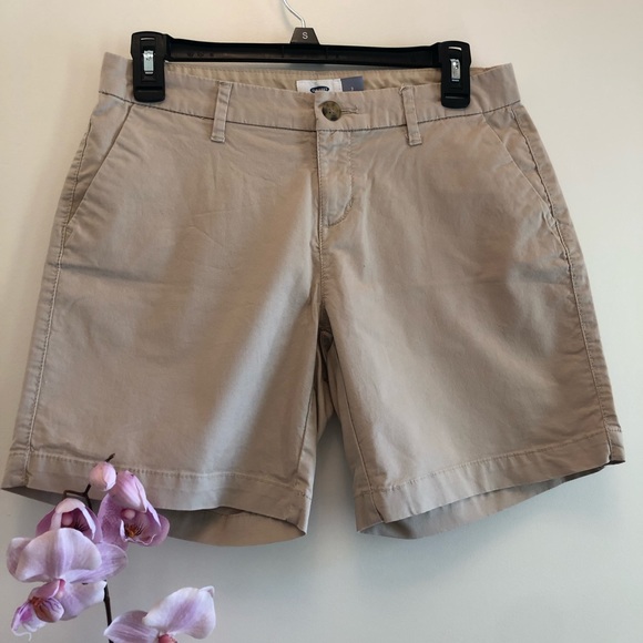 Old Navy Pants - Women’s Old Navy Bermuda Short Size 2